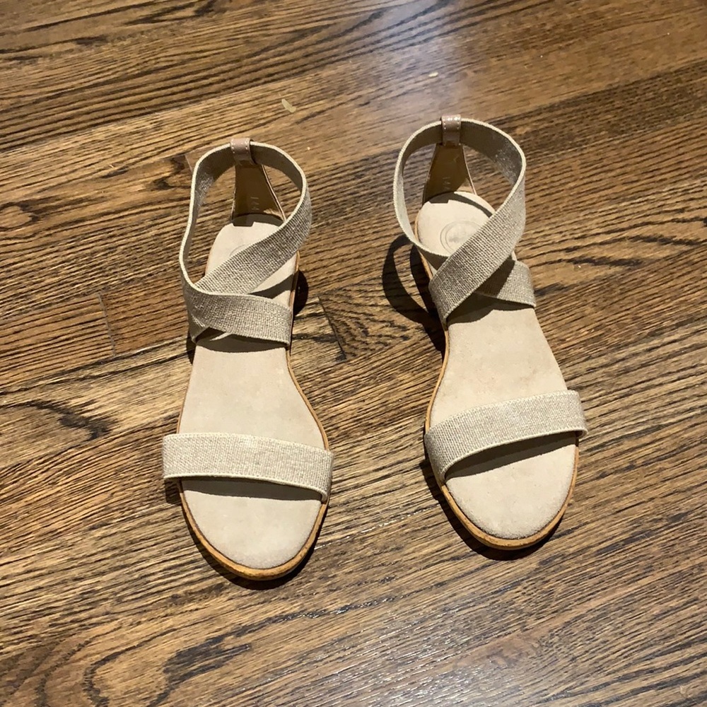 Cute Sandals size 7
